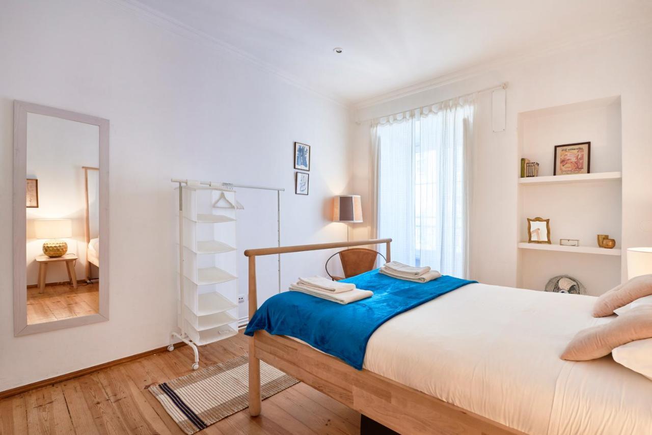 Spacious Bairro Alto Apartment With Courtyard, By Timecooler Lisboa Kültér fotó