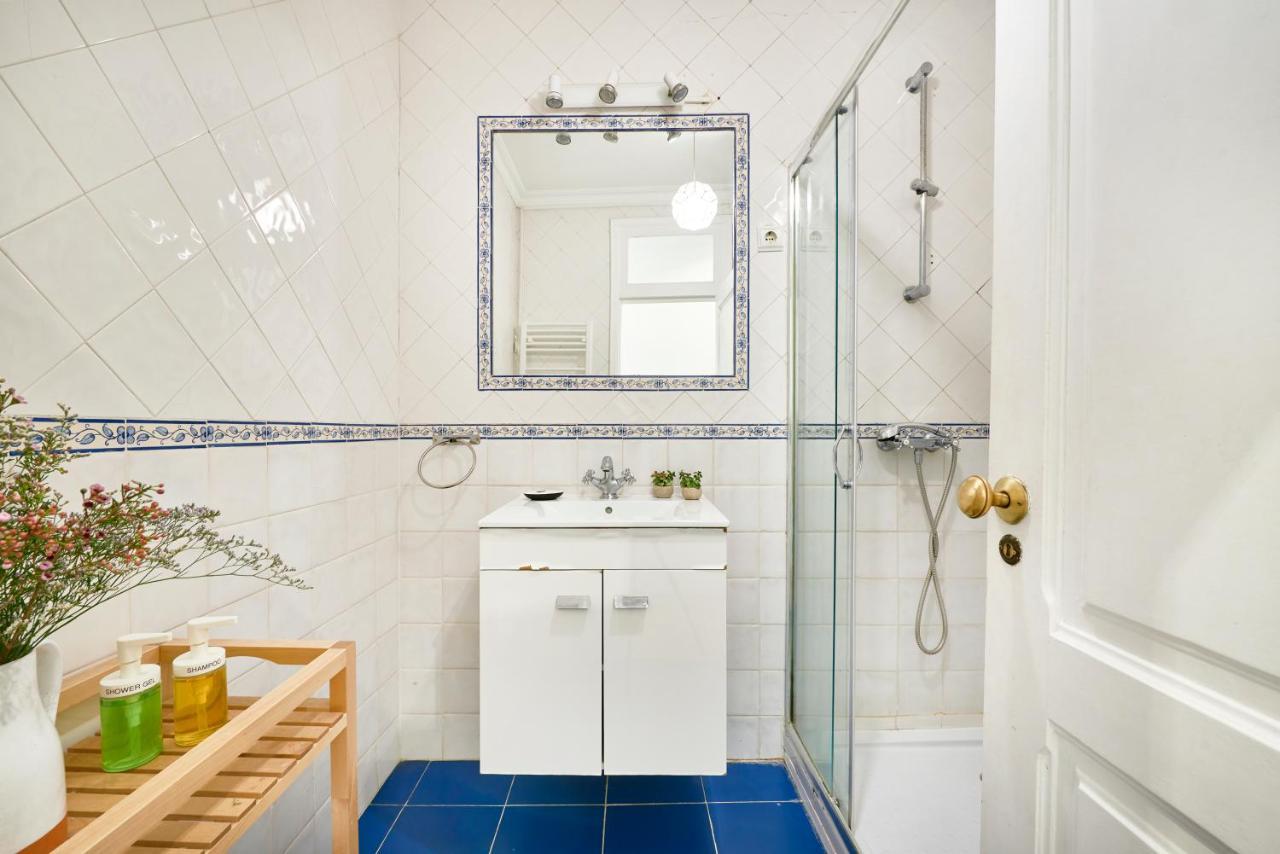 Spacious Bairro Alto Apartment With Courtyard, By Timecooler Lisboa Kültér fotó
