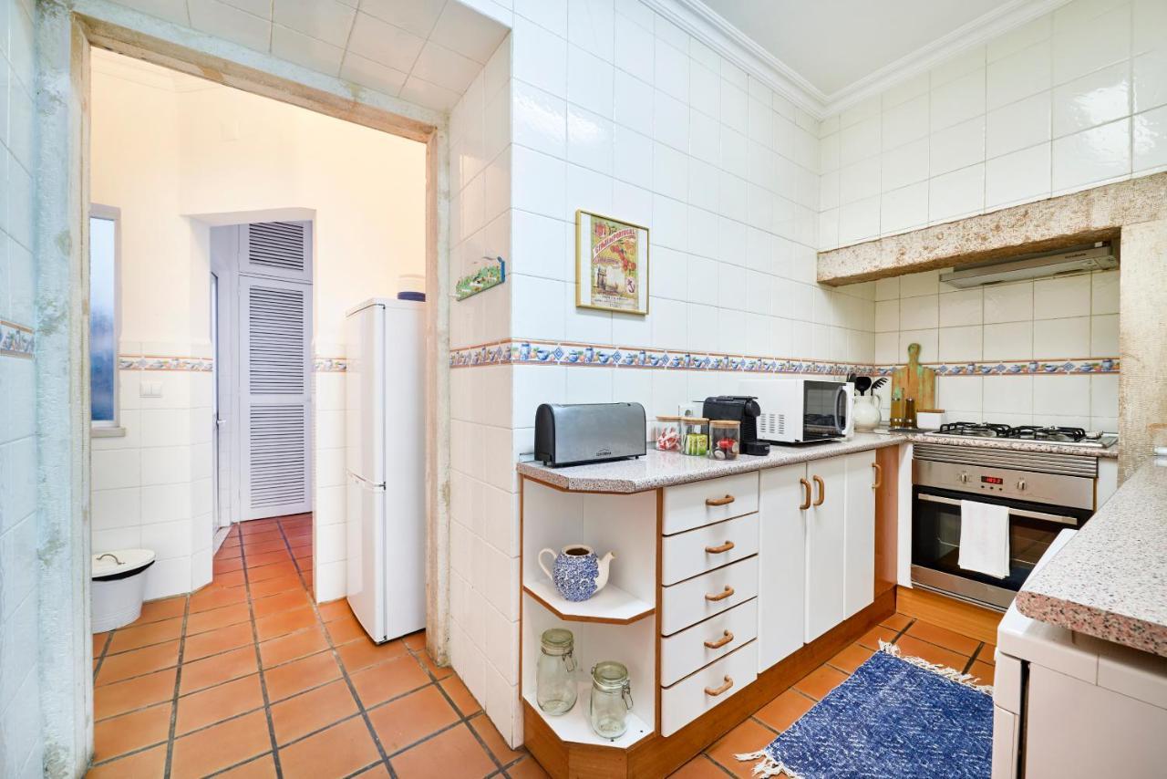 Spacious Bairro Alto Apartment With Courtyard, By Timecooler Lisboa Kültér fotó