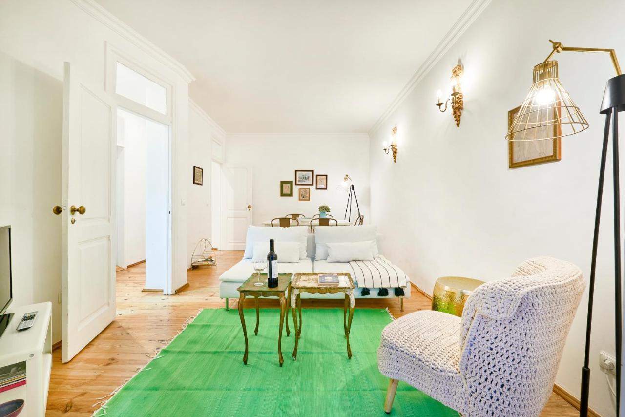 Spacious Bairro Alto Apartment With Courtyard, By Timecooler Lisboa Kültér fotó