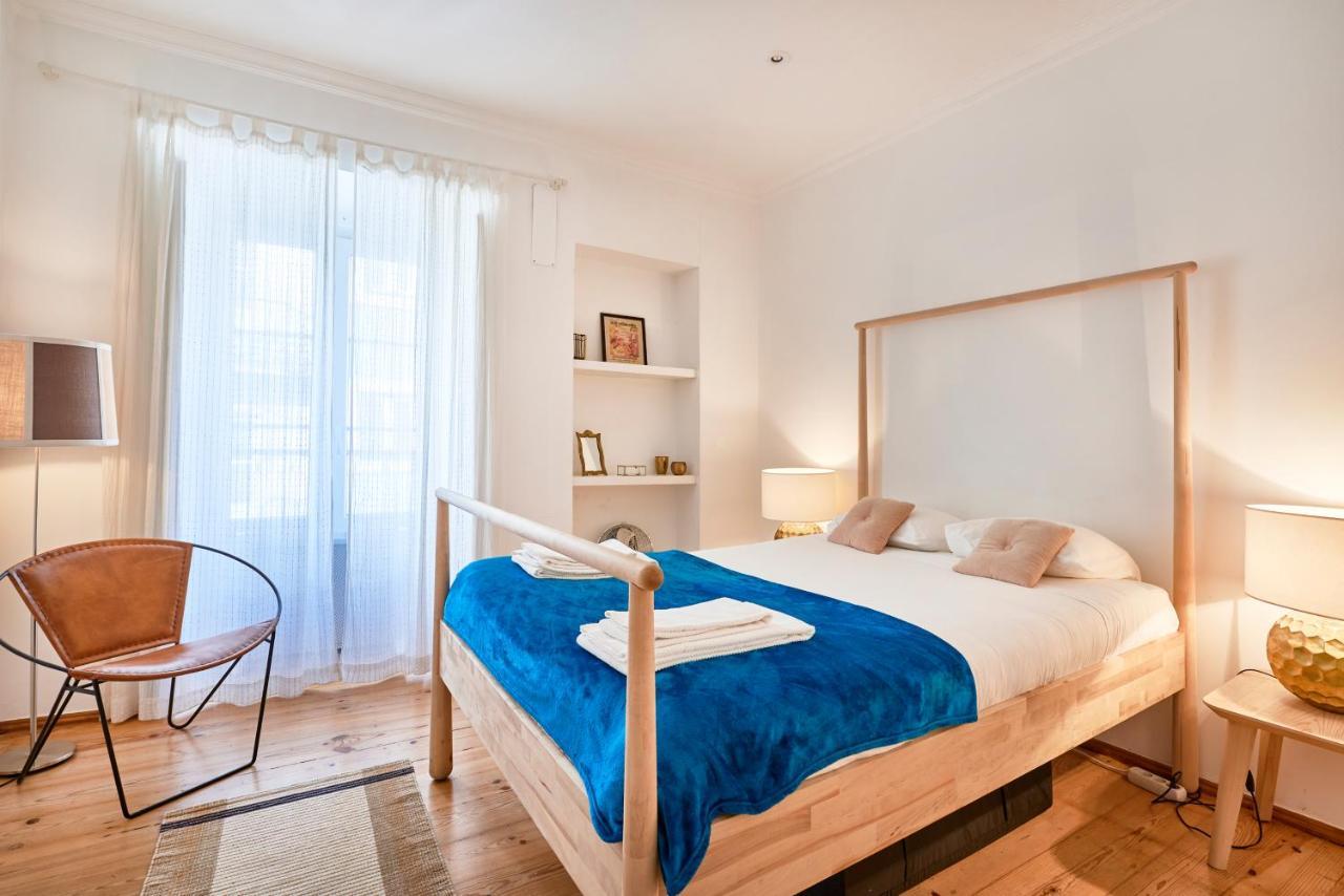 Spacious Bairro Alto Apartment With Courtyard, By Timecooler Lisboa Kültér fotó