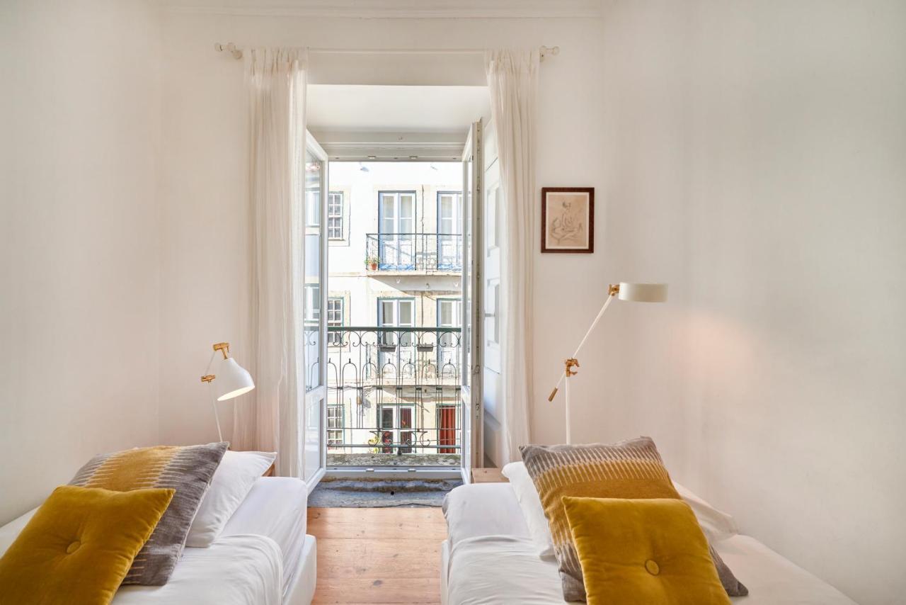 Spacious Bairro Alto Apartment With Courtyard, By Timecooler Lisboa Kültér fotó
